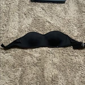 Black strapless bra